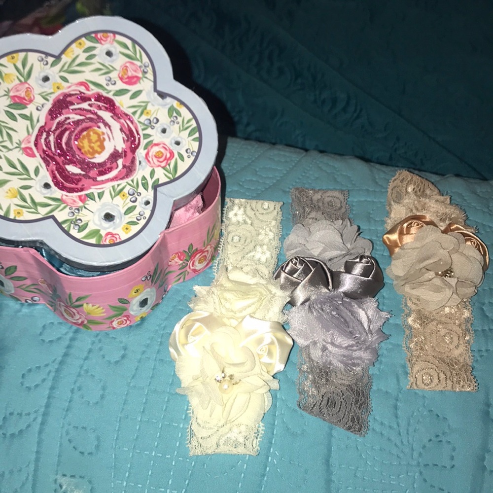 NEW BOWS IN A BOX